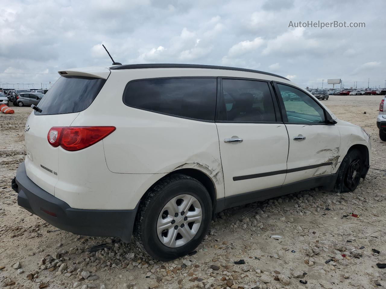 2012 Chevrolet Traverse Ls White vin: 1GNKRFED6CJ198781