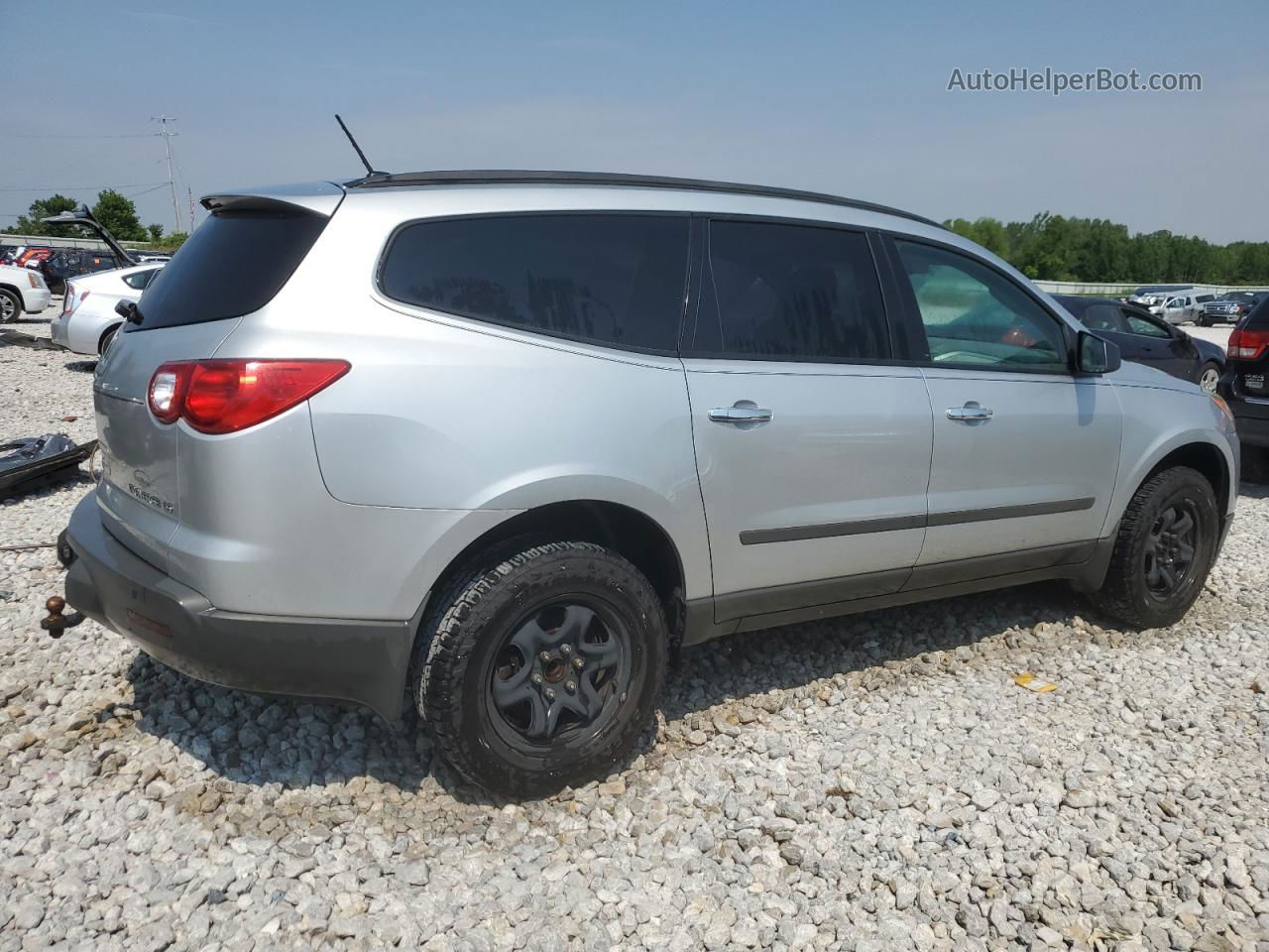 2011 Chevrolet Traverse Ls Silver vin: 1GNKRFED7BJ146848