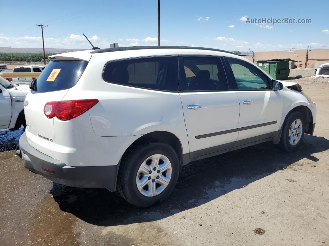 2011 Chevrolet Traverse Ls White vin: 1GNKRFED7BJ396316