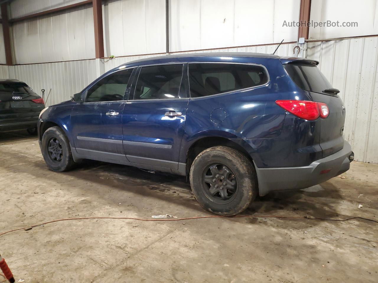 2011 Chevrolet Traverse Ls Blue vin: 1GNKRFED8BJ206877