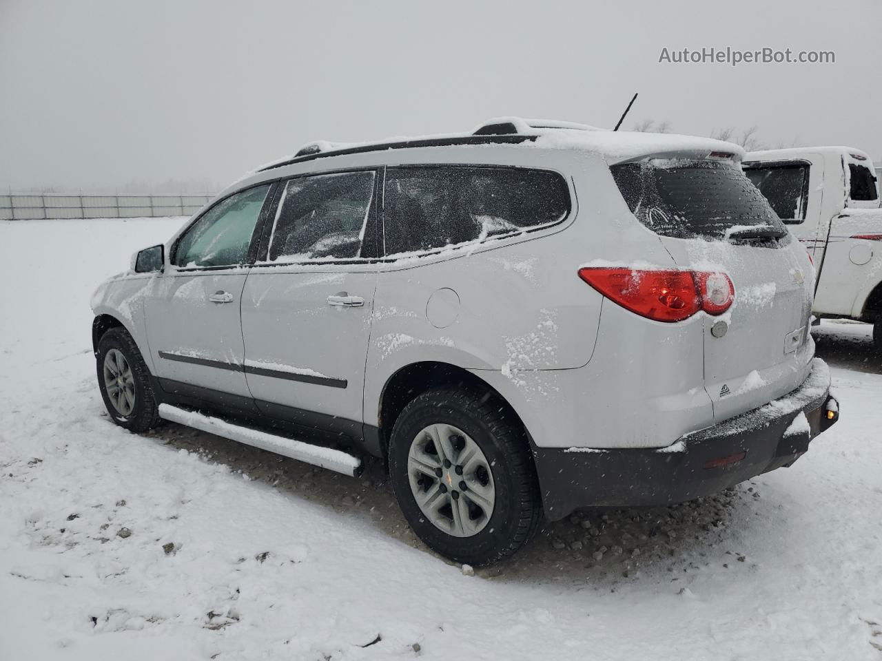 2012 Chevrolet Traverse Ls White vin: 1GNKRFED9CJ163541