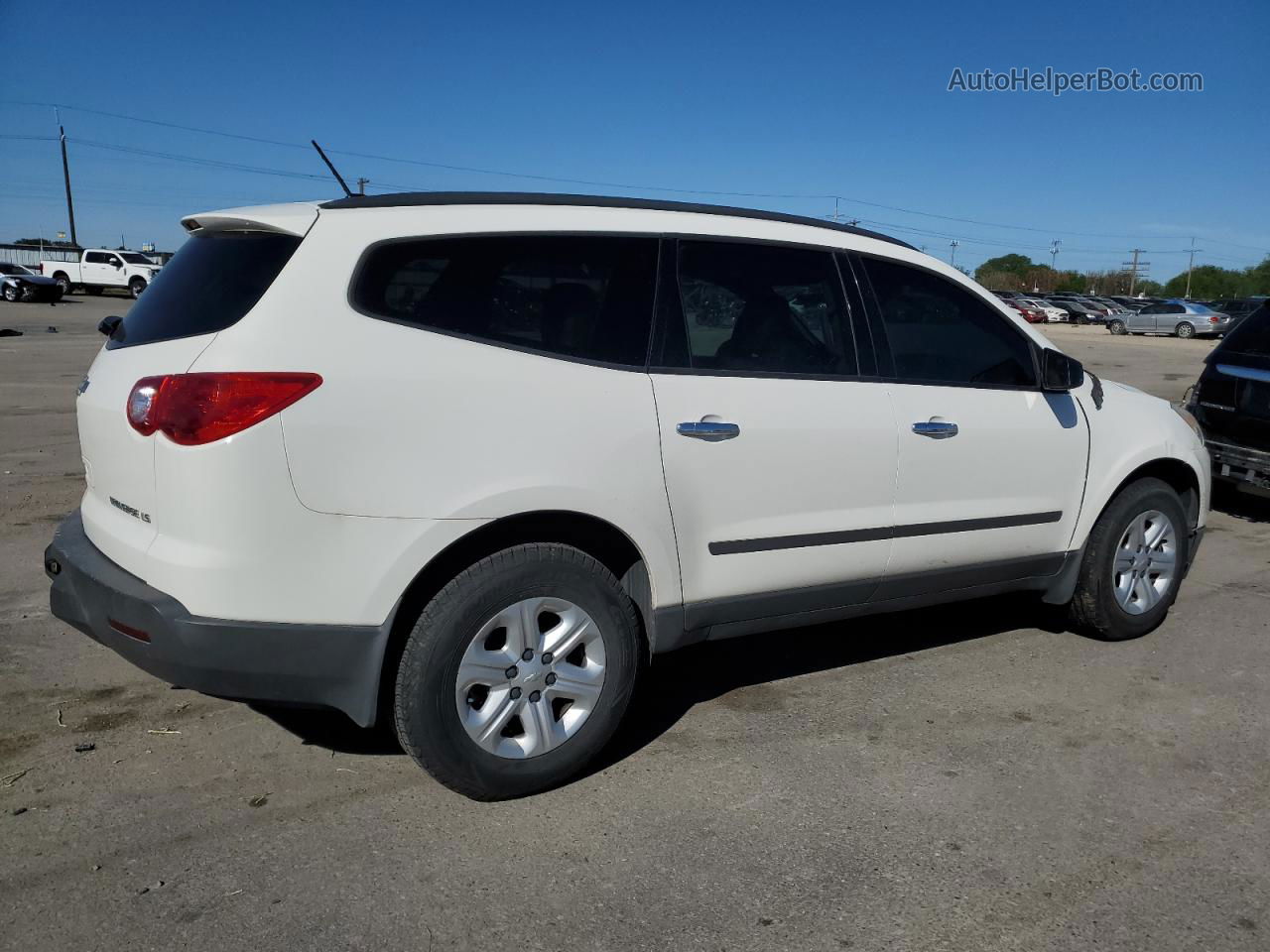 2012 Chevrolet Traverse Ls White vin: 1GNKRFED9CJ326236