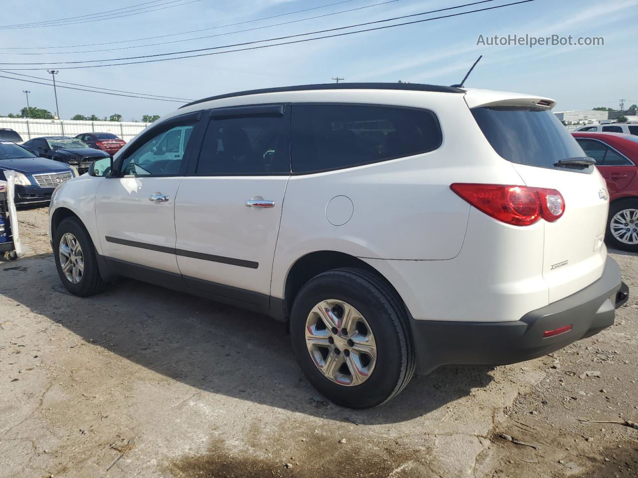 2012 Chevrolet Traverse Ls White vin: 1GNKRFED9CJ417121