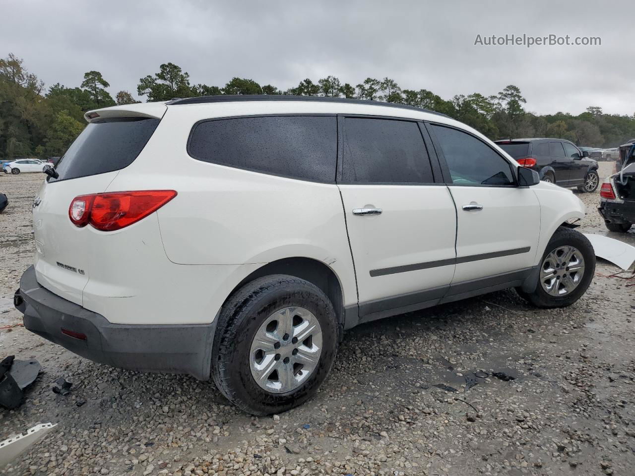 2012 Chevrolet Traverse Ls White vin: 1GNKRFEDXCJ337200