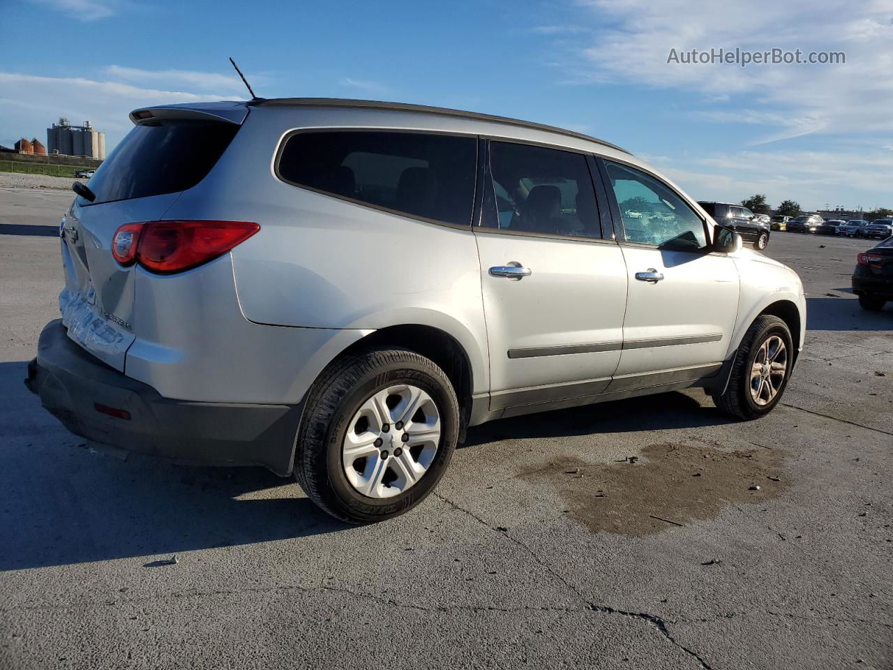 2012 Chevrolet Traverse Ls Silver vin: 1GNKRFEDXCJ398014