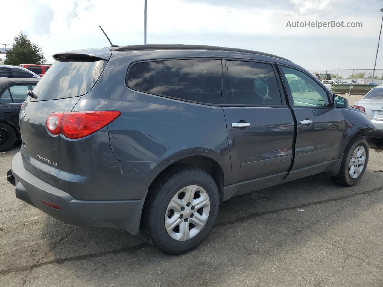 2012 Chevrolet Traverse Ls Gray vin: 1GNKRFEDXCJ405575