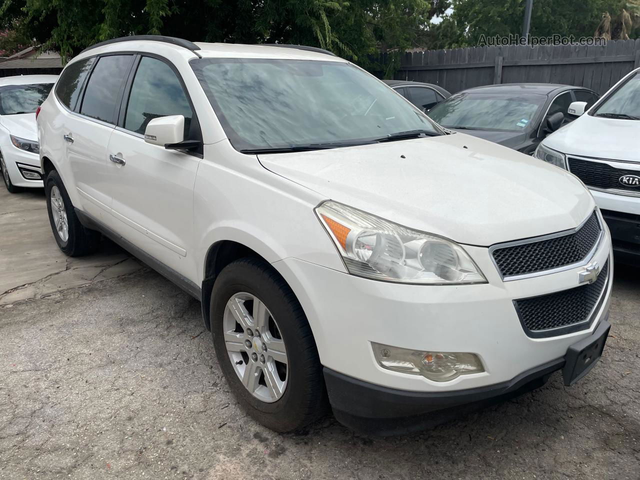 2011 Chevrolet Traverse Lt Белый vin: 1GNKRGED1BJ265906