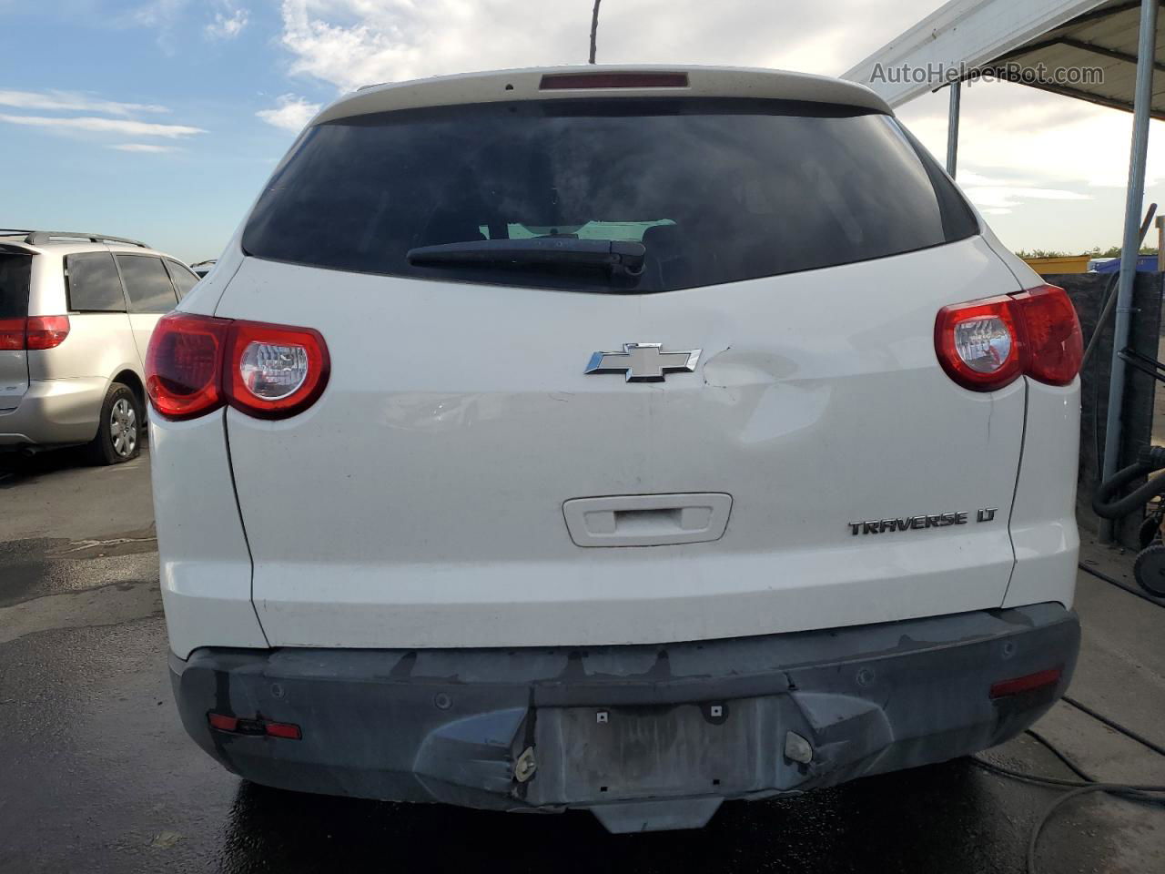 2012 Chevrolet Traverse Lt White vin: 1GNKRGED1CJ103095