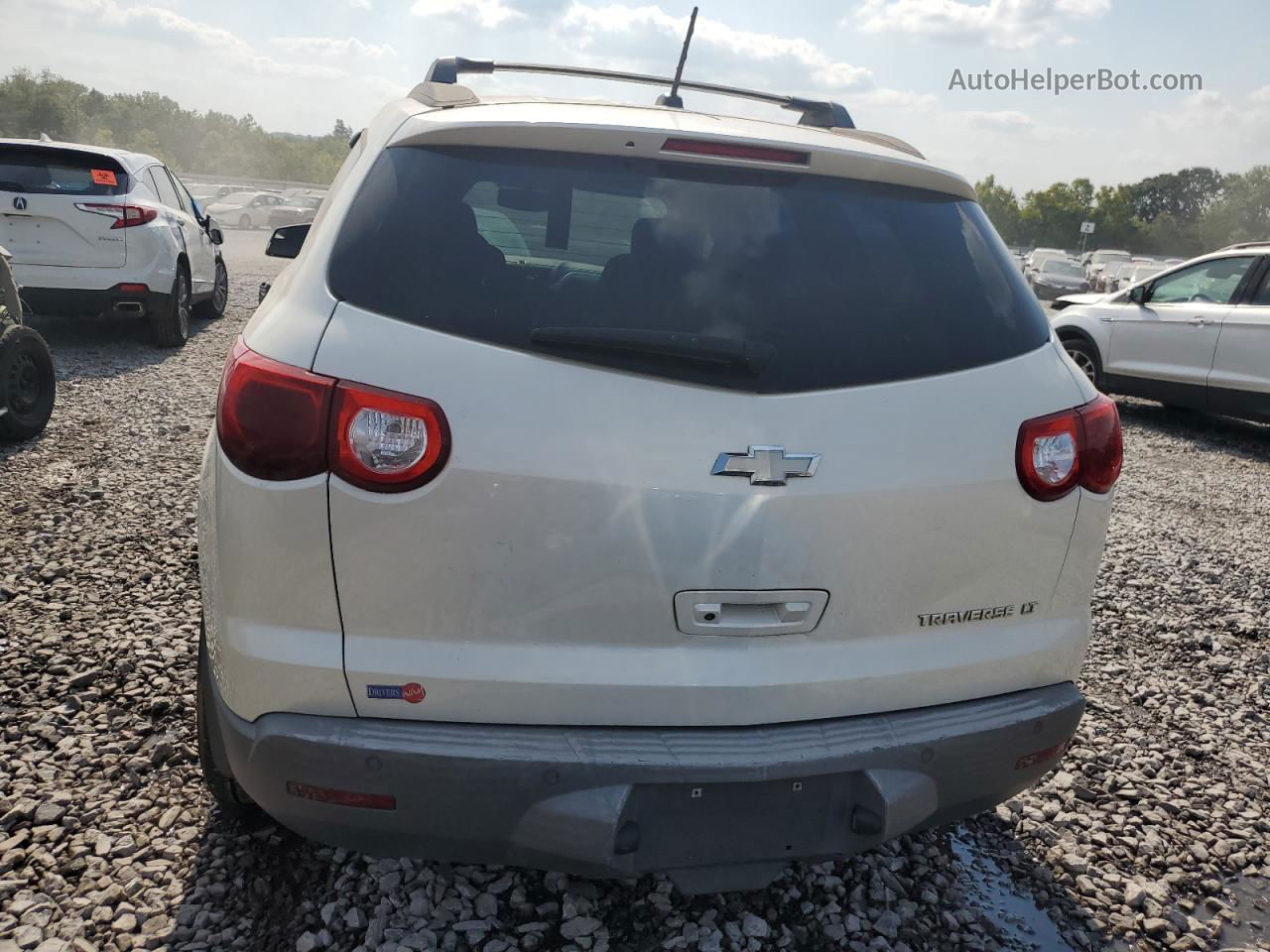 2011 Chevrolet Traverse Lt White vin: 1GNKRGEDXBJ123635