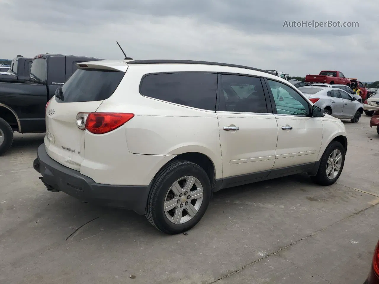 2011 Chevrolet Traverse Lt Cream vin: 1GNKRGEDXBJ387003