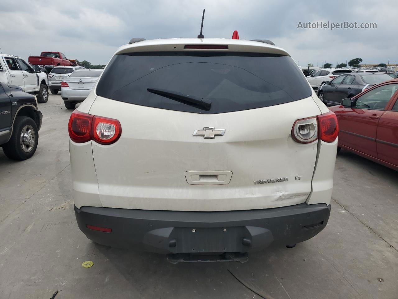 2011 Chevrolet Traverse Lt Cream vin: 1GNKRGEDXBJ387003