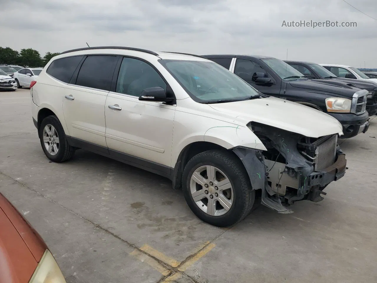 2011 Chevrolet Traverse Lt Cream vin: 1GNKRGEDXBJ387003