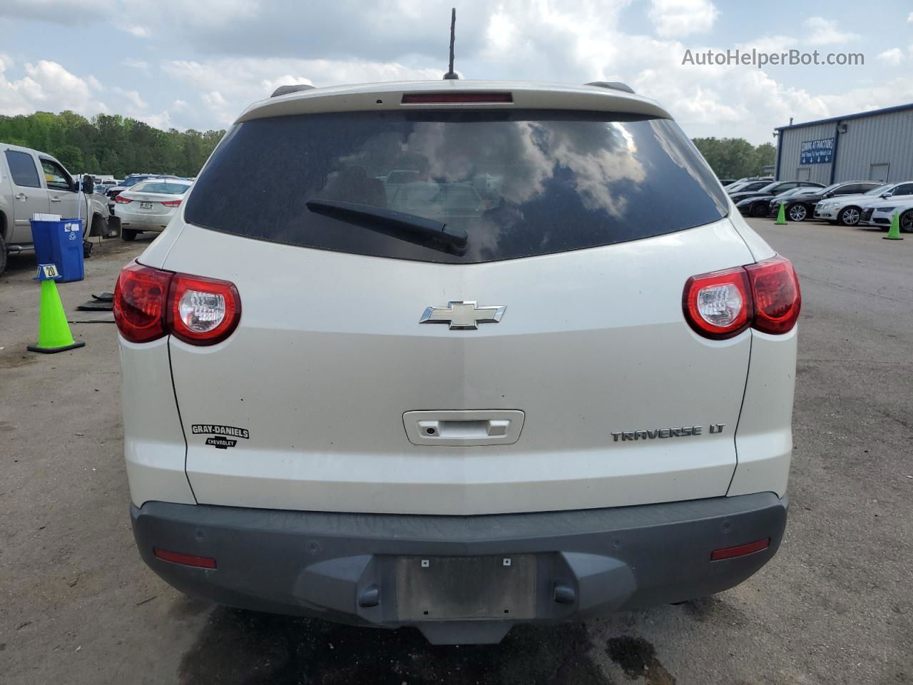 2011 Chevrolet Traverse Lt White vin: 1GNKRJED0BJ212577