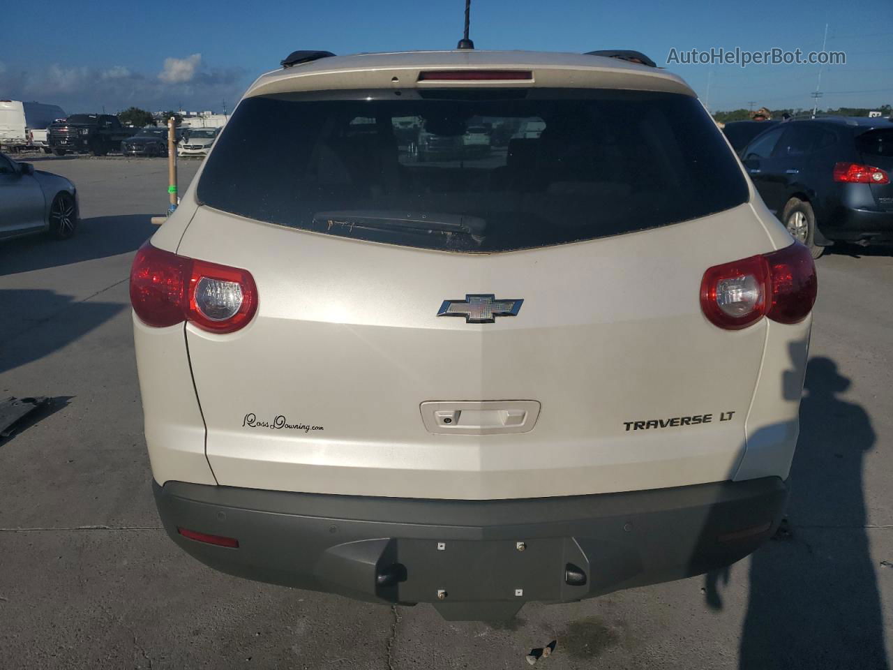 2012 Chevrolet Traverse Lt White vin: 1GNKRJED0CJ342554