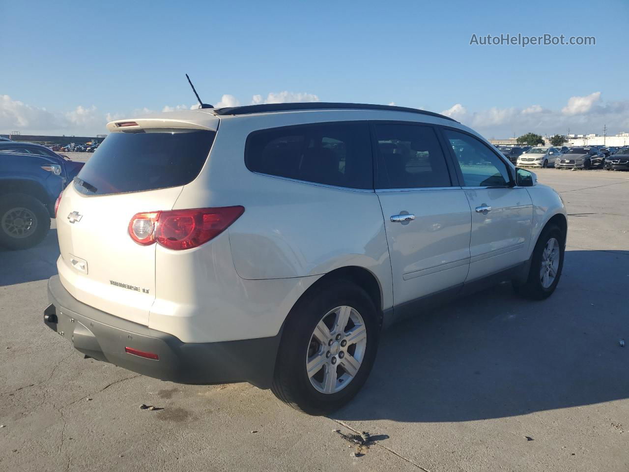 2012 Chevrolet Traverse Lt White vin: 1GNKRJED0CJ342554