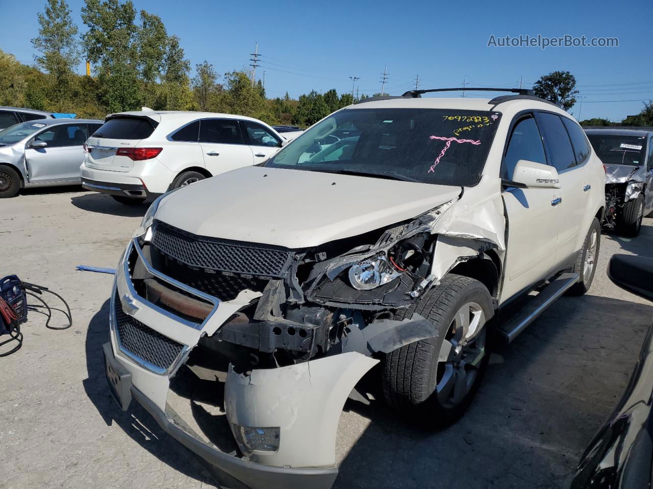 2011 Chevrolet Traverse Lt White vin: 1GNKRJED3BJ320546