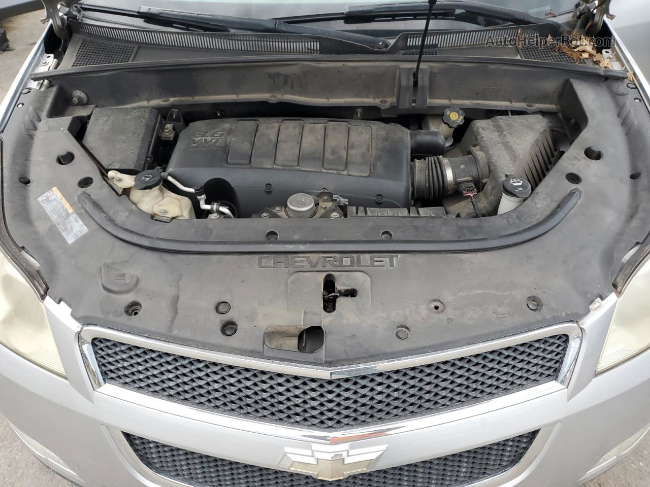 2011 Chevrolet Traverse Ls Silver vin: 1GNKVEED2BJ228413