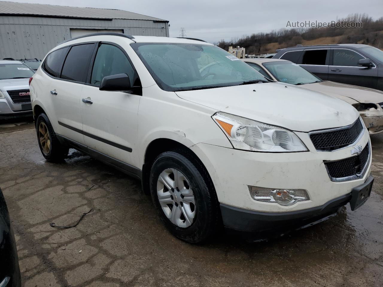 2011 Chevrolet Traverse Ls White vin: 1GNKVEED3BJ222541