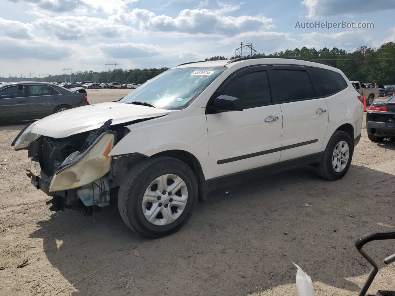 2012 Chevrolet Traverse Ls White vin: 1GNKVEED3CJ418173