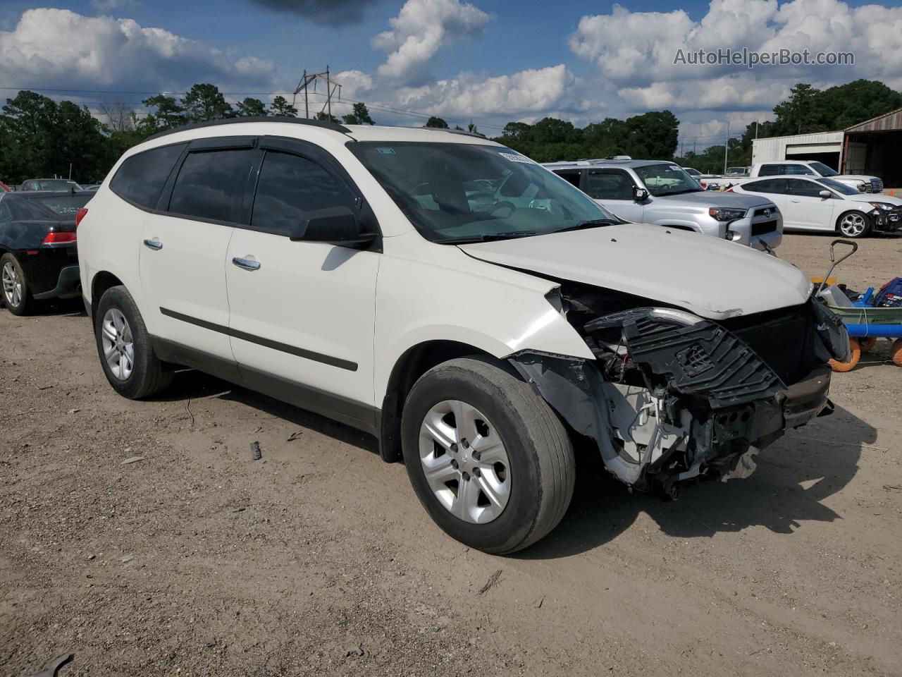 2012 Chevrolet Traverse Ls White vin: 1GNKVEED3CJ418173