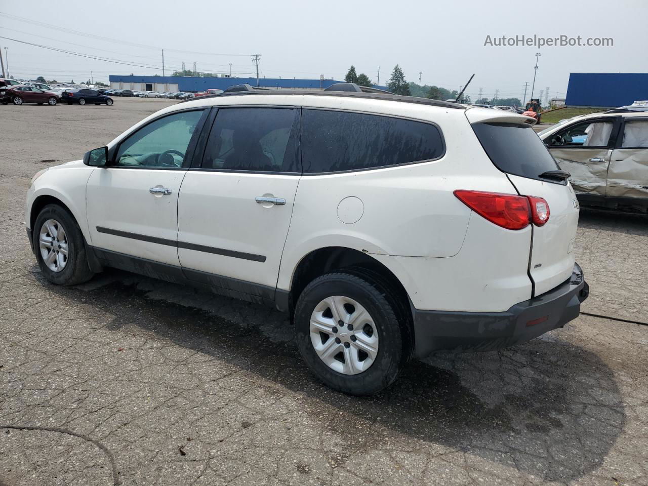 2011 Chevrolet Traverse Ls White vin: 1GNKVEED6BJ110493