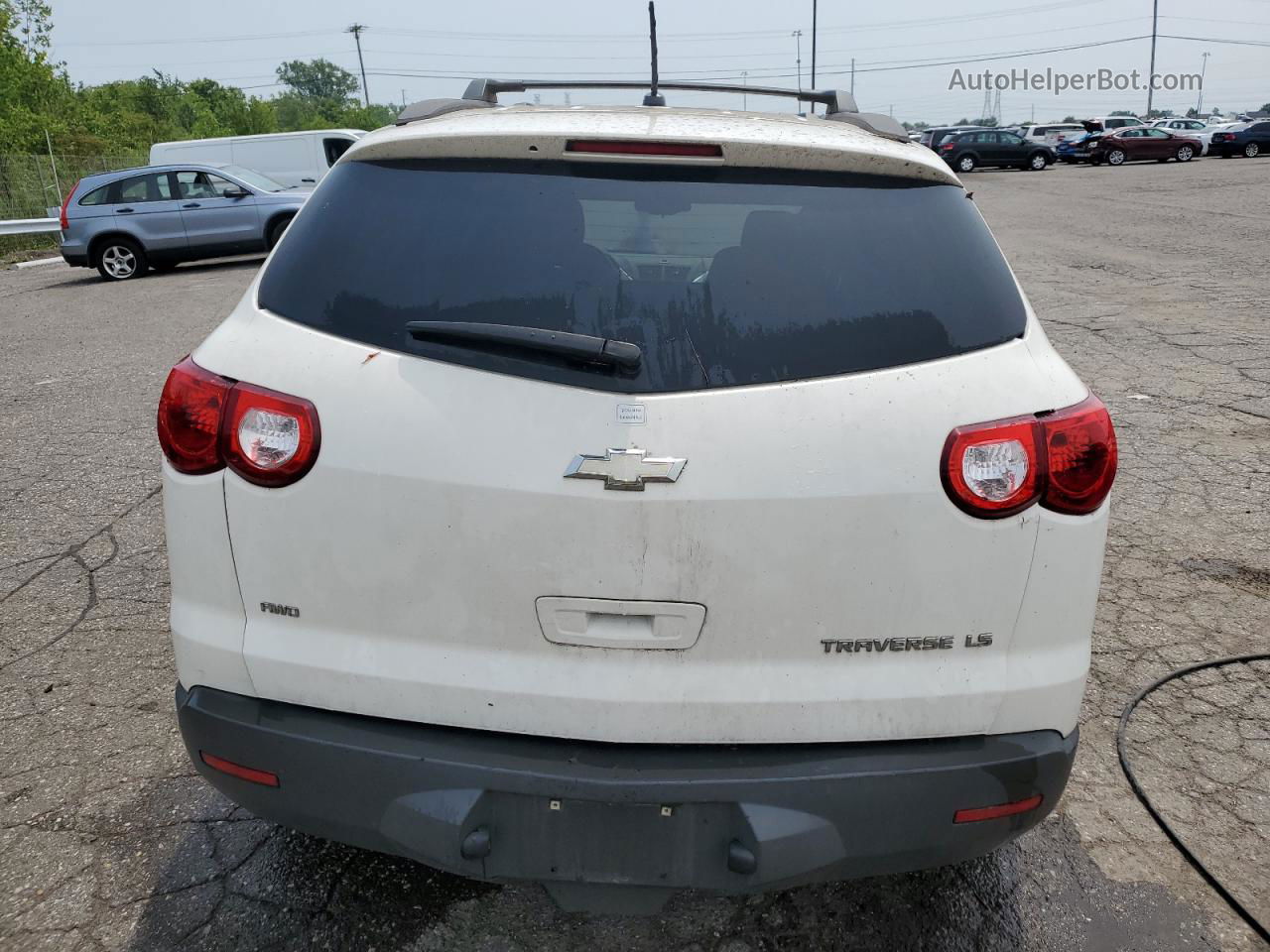 2011 Chevrolet Traverse Ls White vin: 1GNKVEED6BJ110493