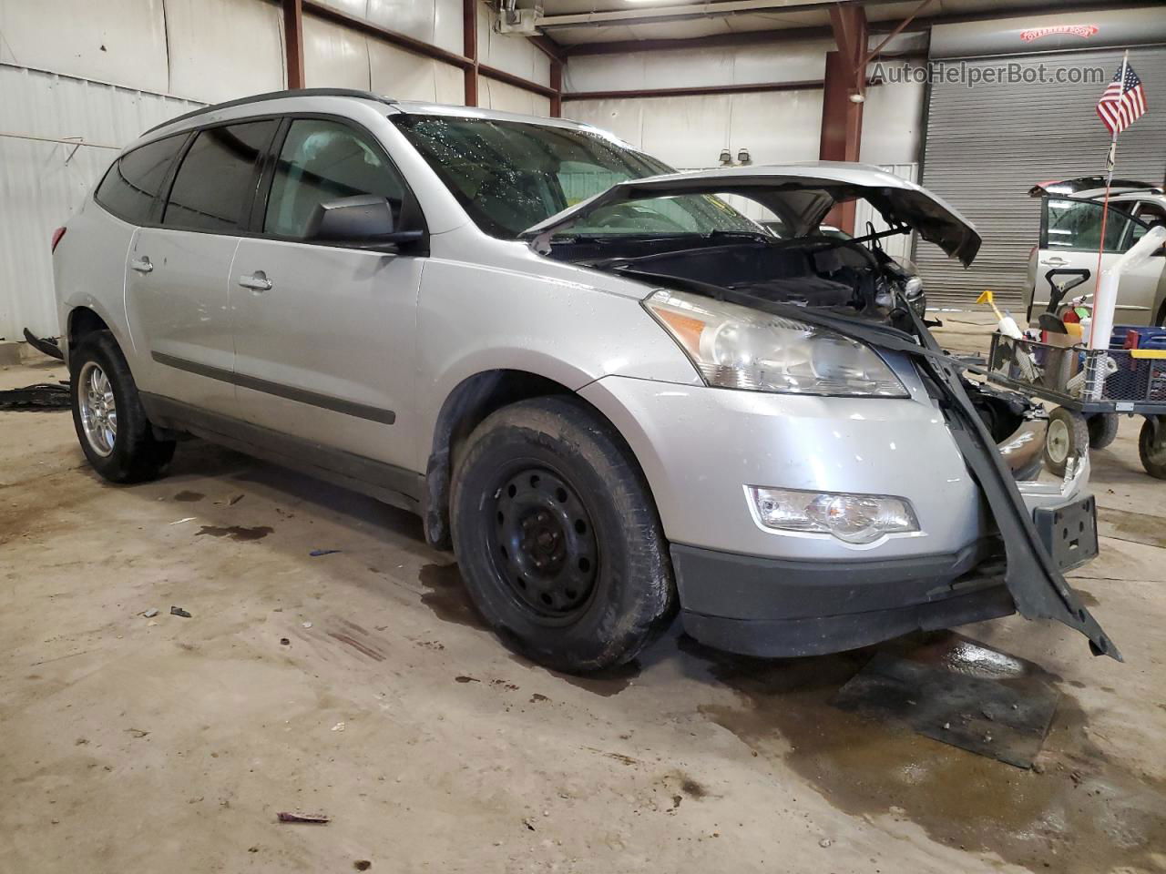 2011 Chevrolet Traverse Ls Silver vin: 1GNKVEED6BJ144806