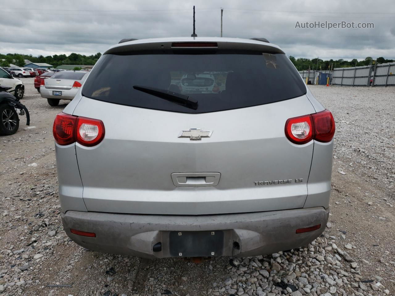 2011 Chevrolet Traverse Ls Silver vin: 1GNKVEEDXBJ273888