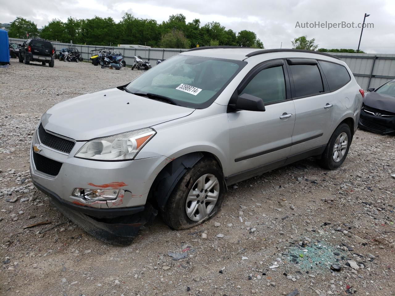 2011 Chevrolet Traverse Ls Серебряный vin: 1GNKVEEDXBJ273888