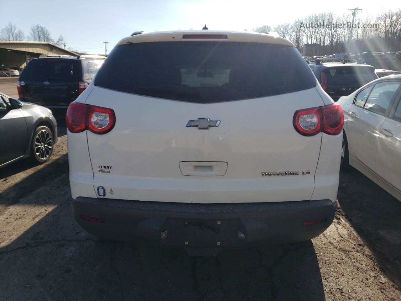 2012 Chevrolet Traverse Ls White vin: 1GNKVFED2CJ369957