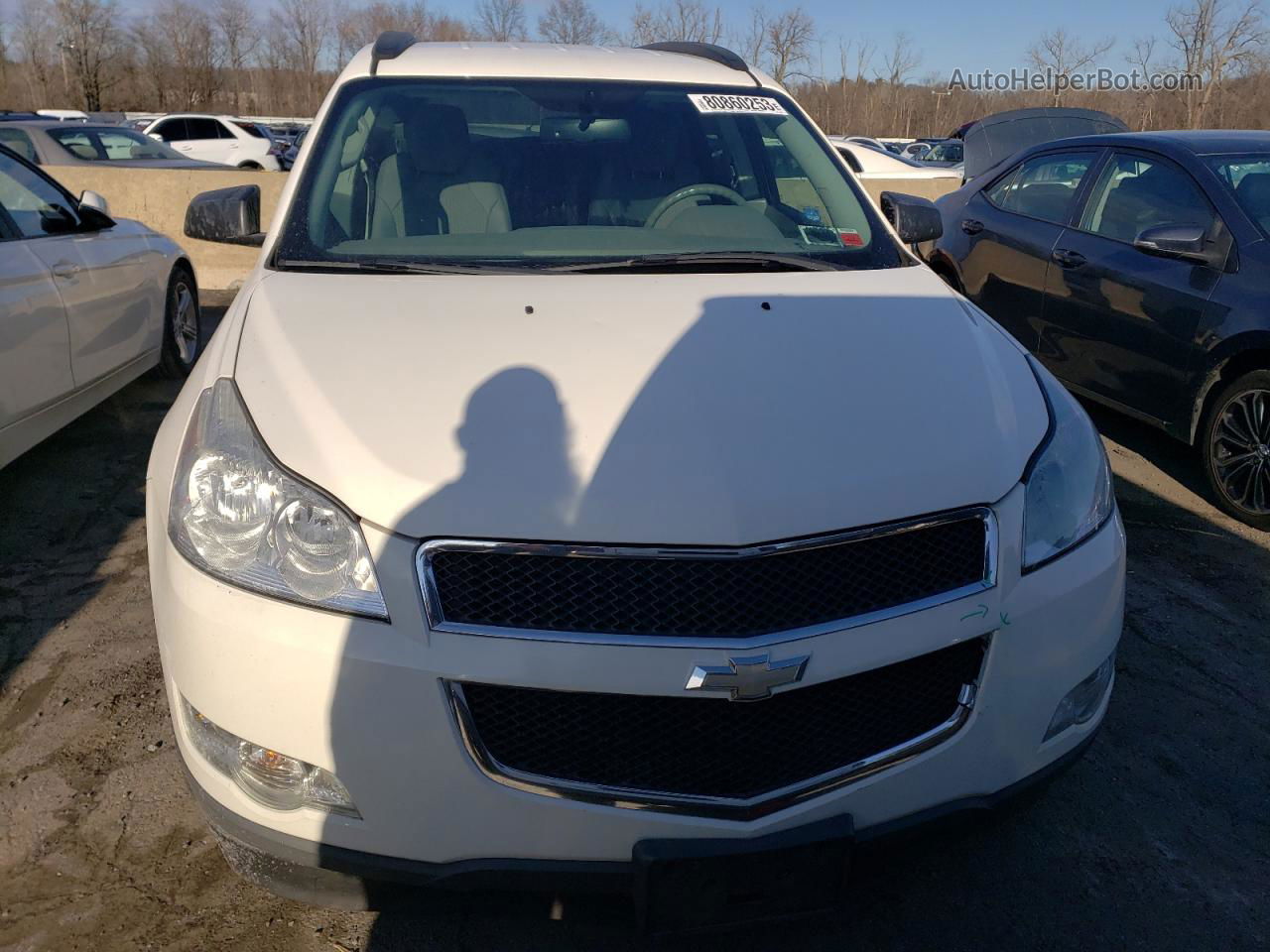 2012 Chevrolet Traverse Ls White vin: 1GNKVFED2CJ369957