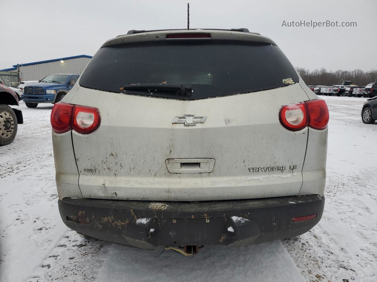 2011 Chevrolet Traverse Ls Silver vin: 1GNKVFED4BJ156152