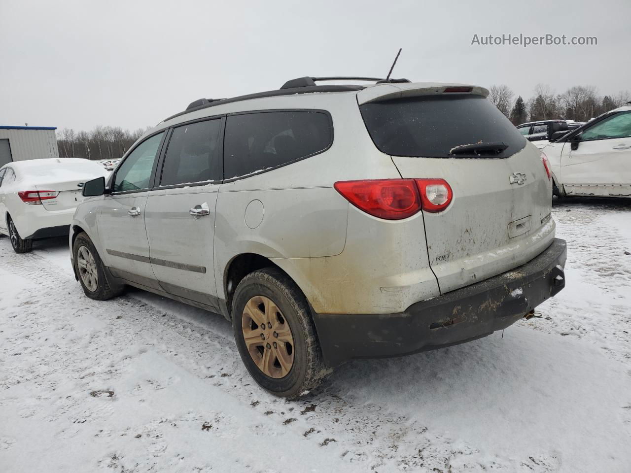 2011 Chevrolet Traverse Ls Silver vin: 1GNKVFED4BJ156152