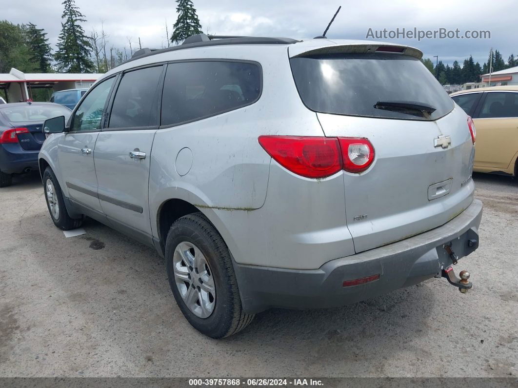 2011 Chevrolet Traverse Ls Серебряный vin: 1GNKVFED5BJ210770