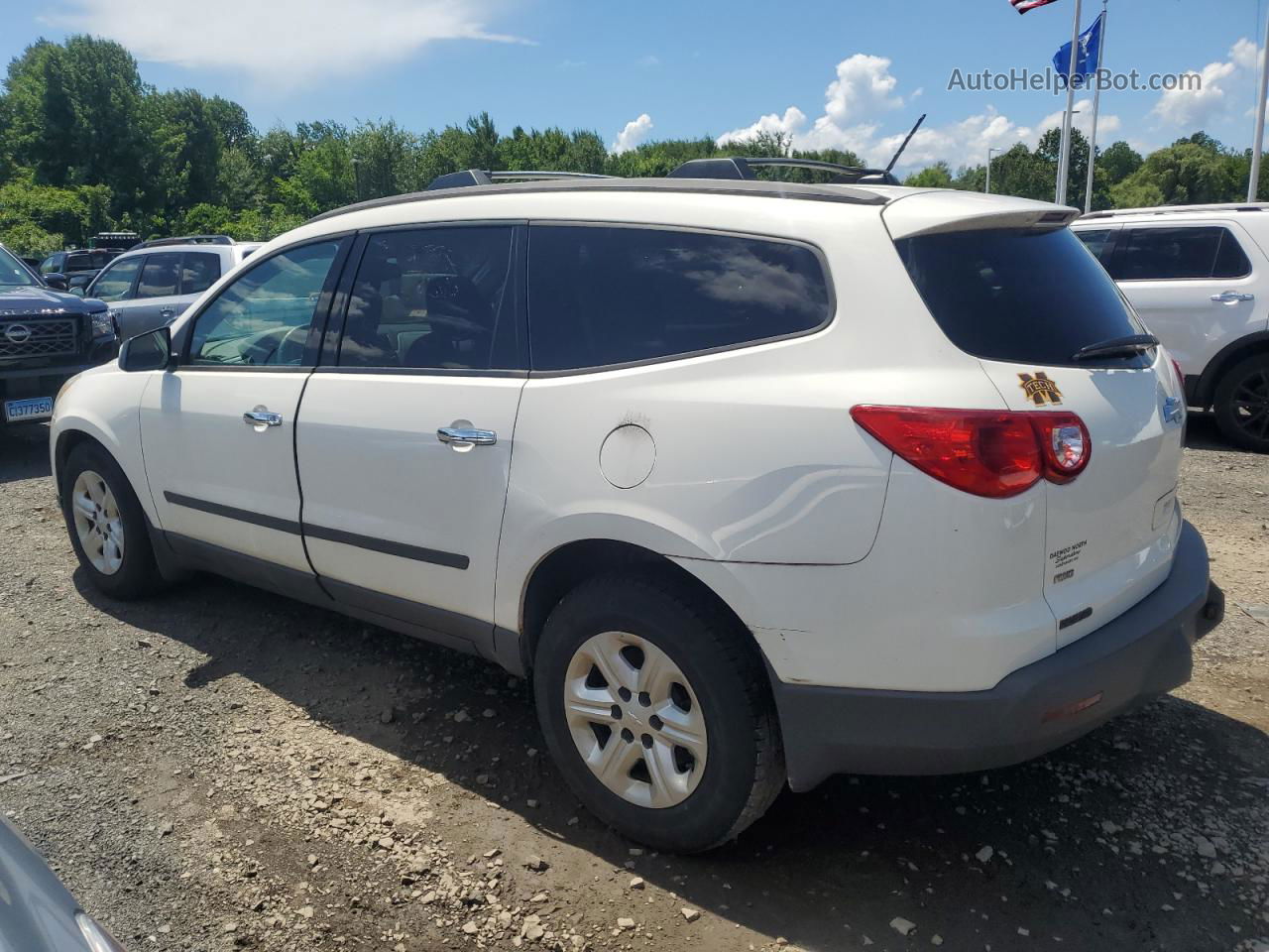 2012 Chevrolet Traverse Ls White vin: 1GNKVFED5CJ418889