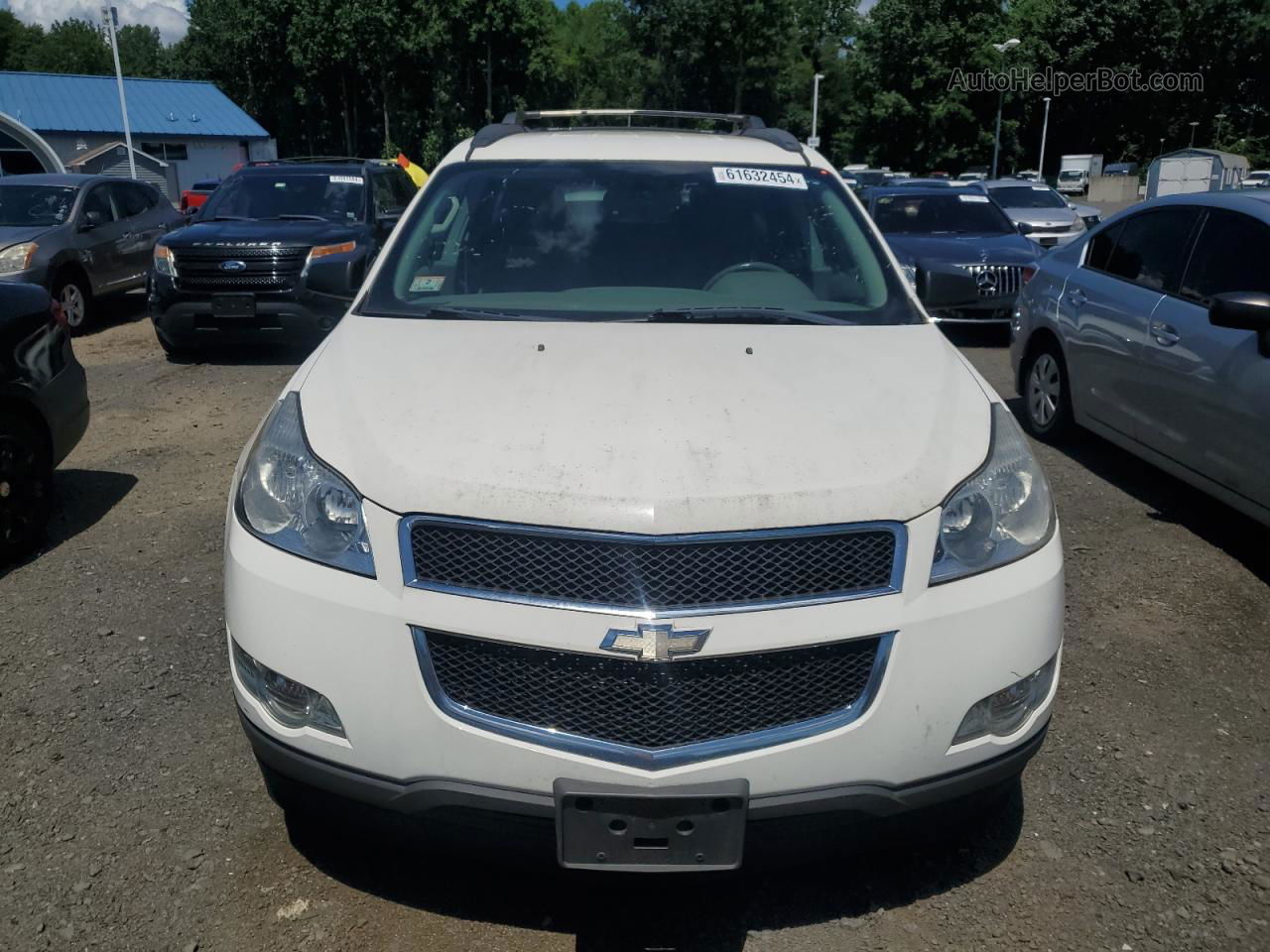 2012 Chevrolet Traverse Ls White vin: 1GNKVFED5CJ418889