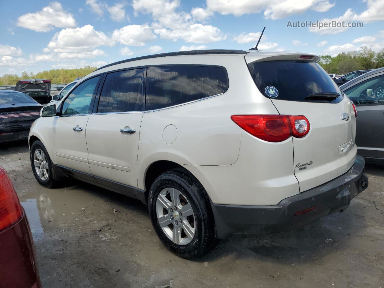 2011 Chevrolet Traverse Lt White vin: 1GNKVJED9BJ266438