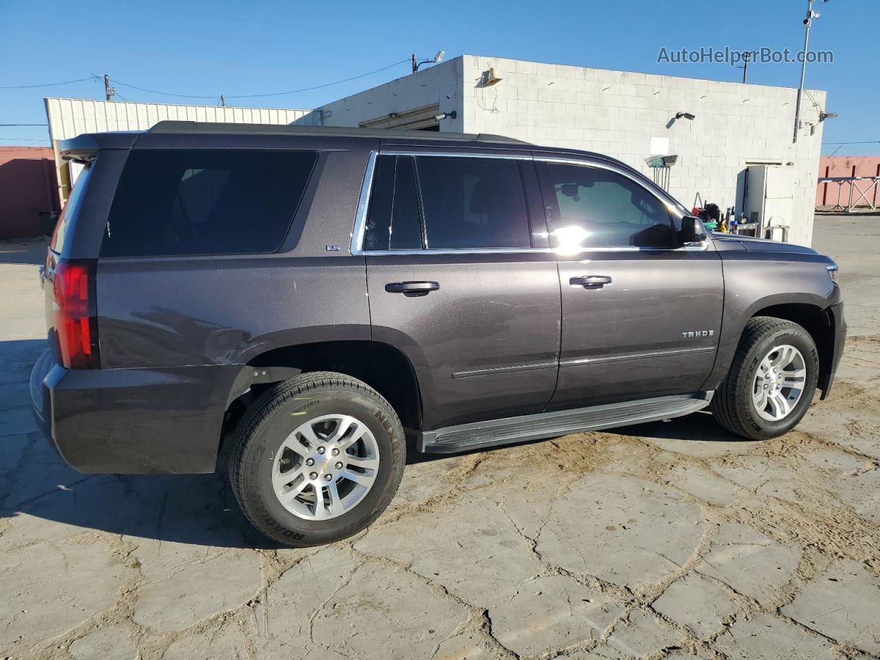 2015 Chevrolet Tahoe C1500  Ls Серый vin: 1GNSCAEC5FR282964