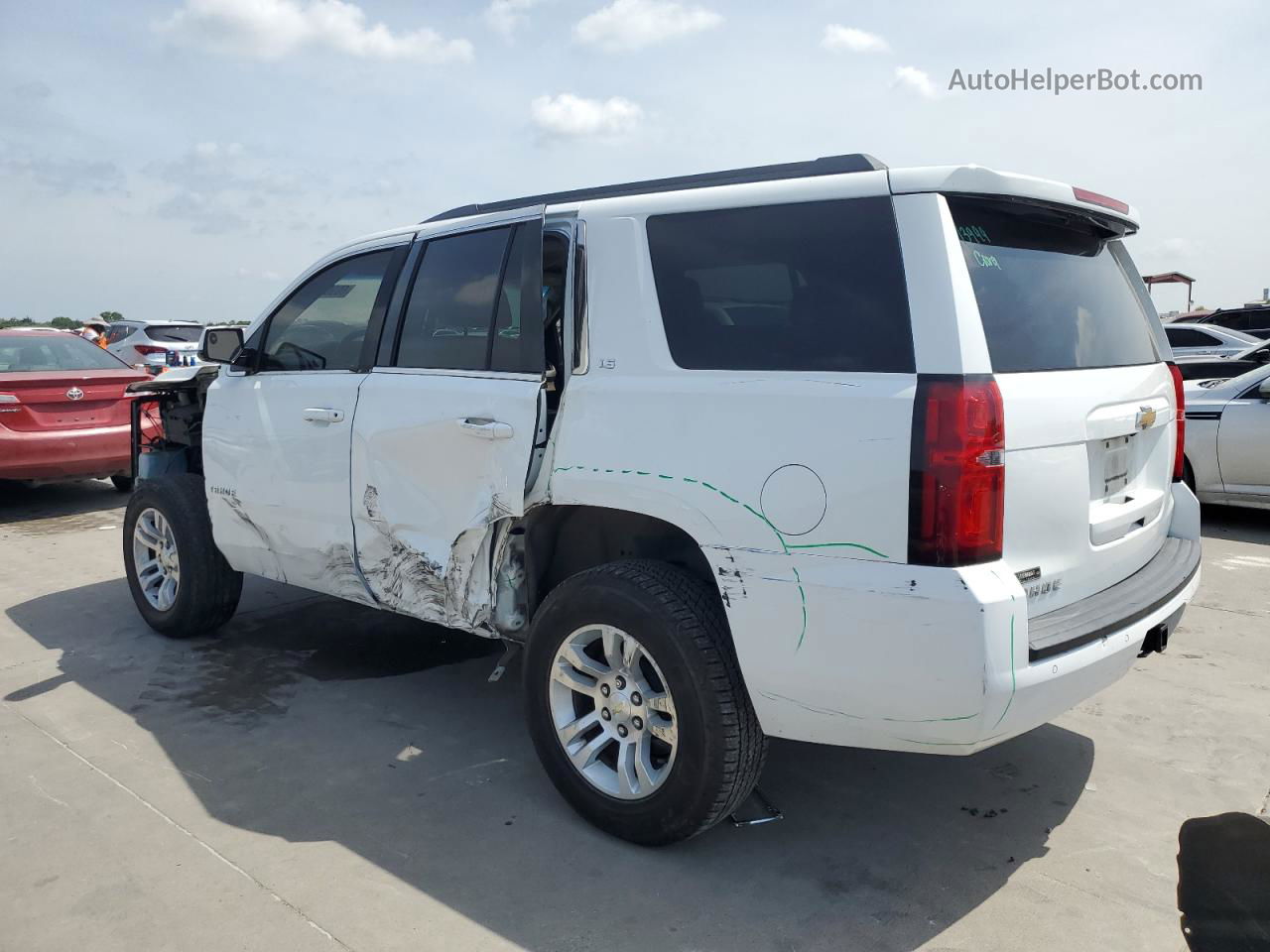 2015 Chevrolet Tahoe C1500  Ls White vin: 1GNSCAKC9FR112045