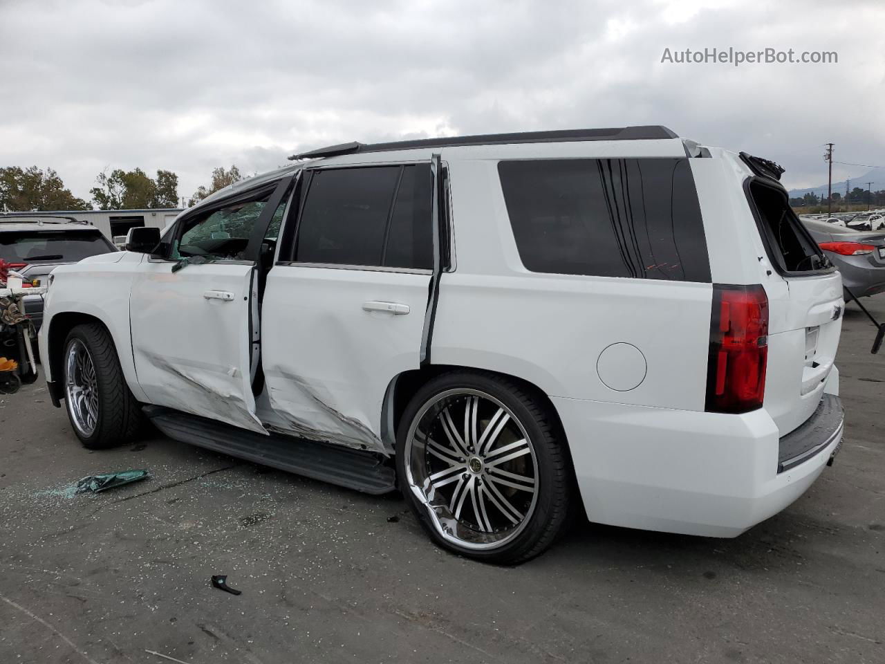 2016 Chevrolet Tahoe C1500 Lt Белый vin: 1GNSCBKC4GR473853