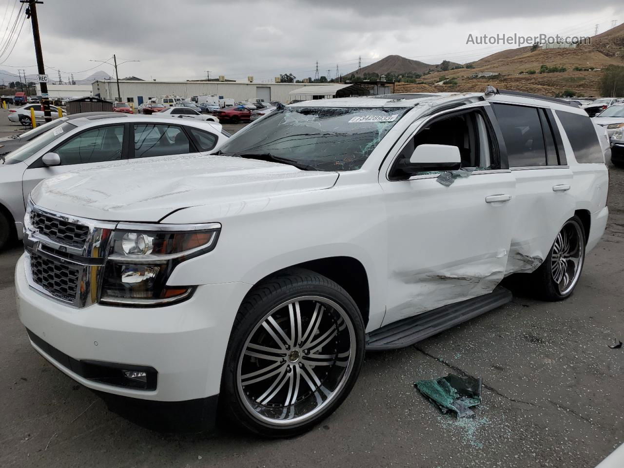 2016 Chevrolet Tahoe C1500 Lt White vin: 1GNSCBKC4GR473853