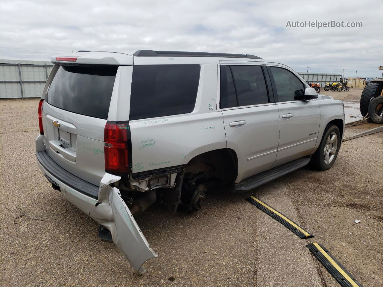 2016 Chevrolet Tahoe C1500 Lt Серебряный vin: 1GNSCBKC6GR467410