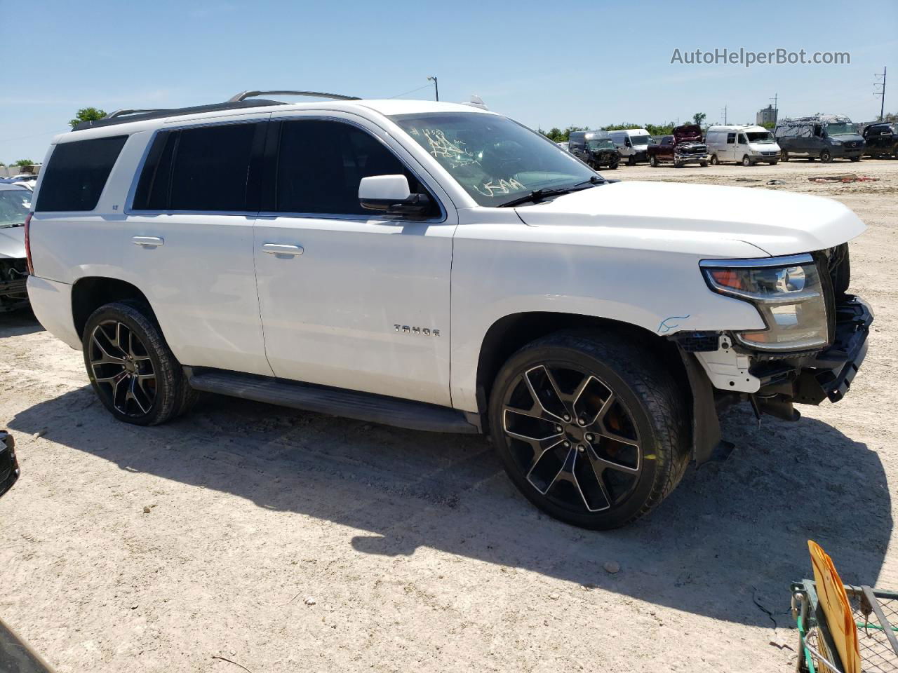 2015 Chevrolet Tahoe C1500 Lt White vin: 1GNSCBKC8FR510126