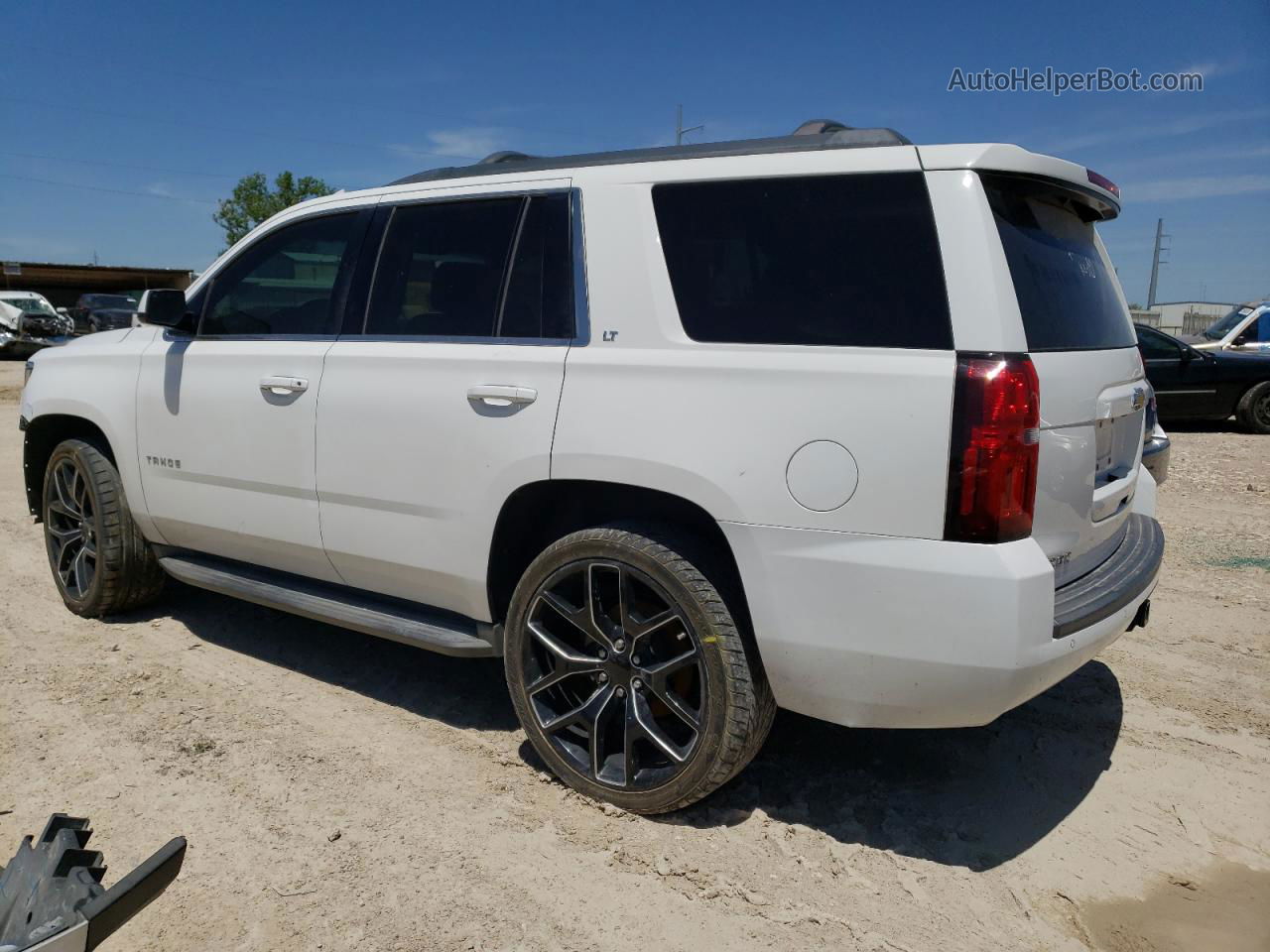 2015 Chevrolet Tahoe C1500 Lt White vin: 1GNSCBKC8FR510126