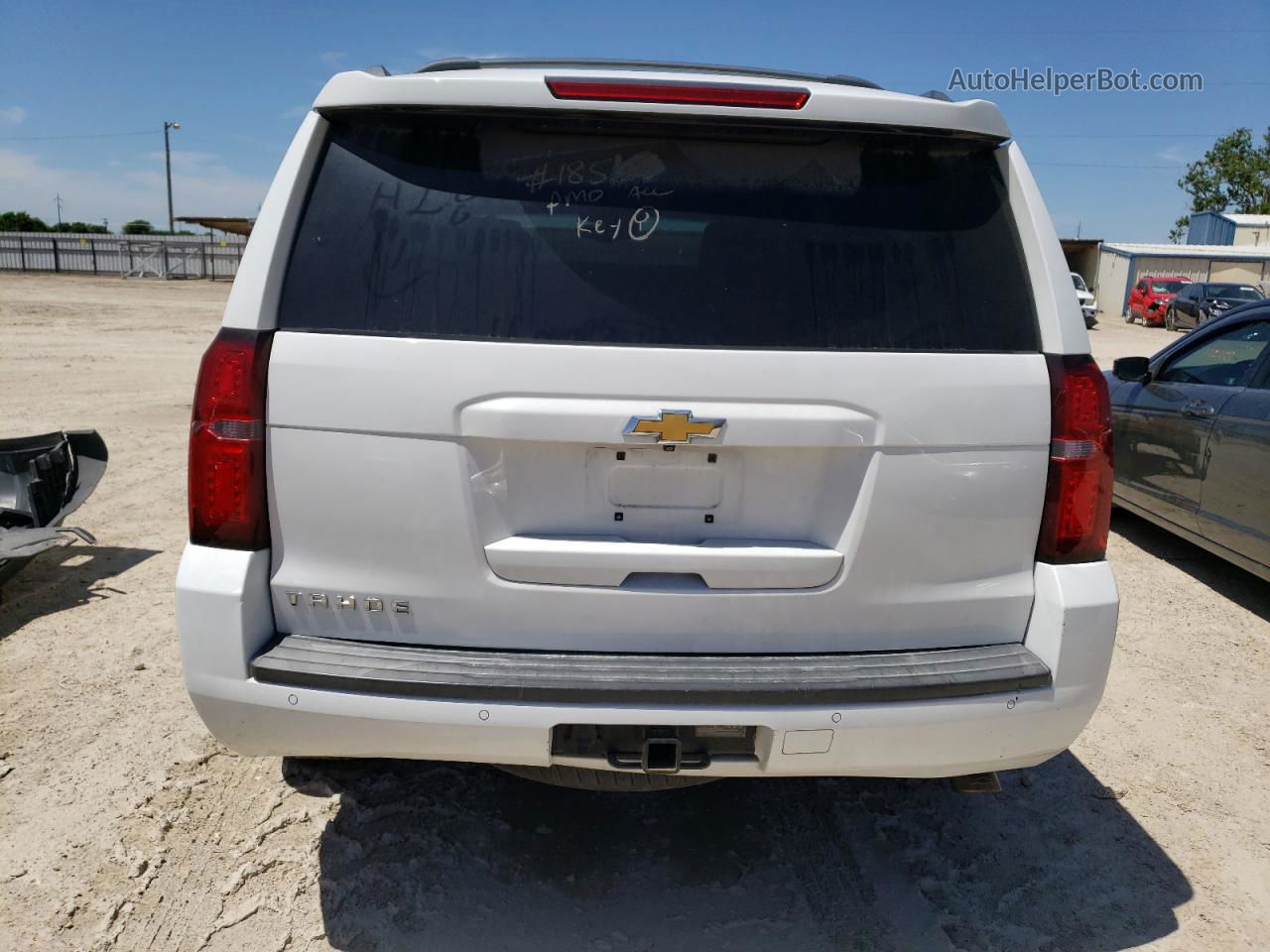 2015 Chevrolet Tahoe C1500 Lt White vin: 1GNSCBKC8FR510126