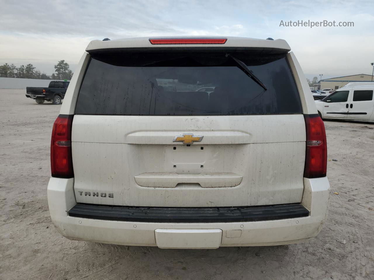 2015 Chevrolet Tahoe C1500 Lt White vin: 1GNSCBKC9FR170923