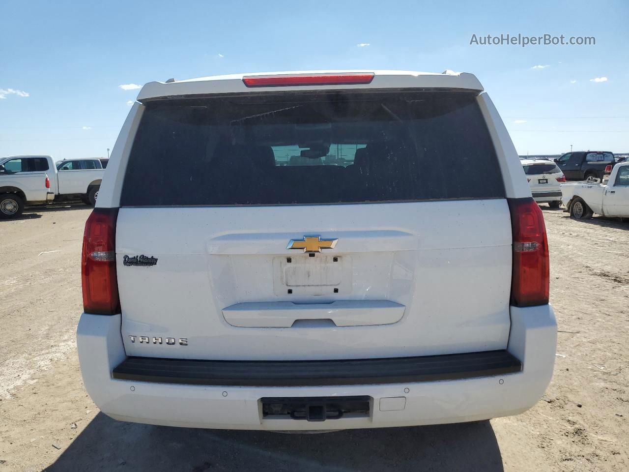 2016 Chevrolet Tahoe C1500 Lt White vin: 1GNSCBKC9GR462119