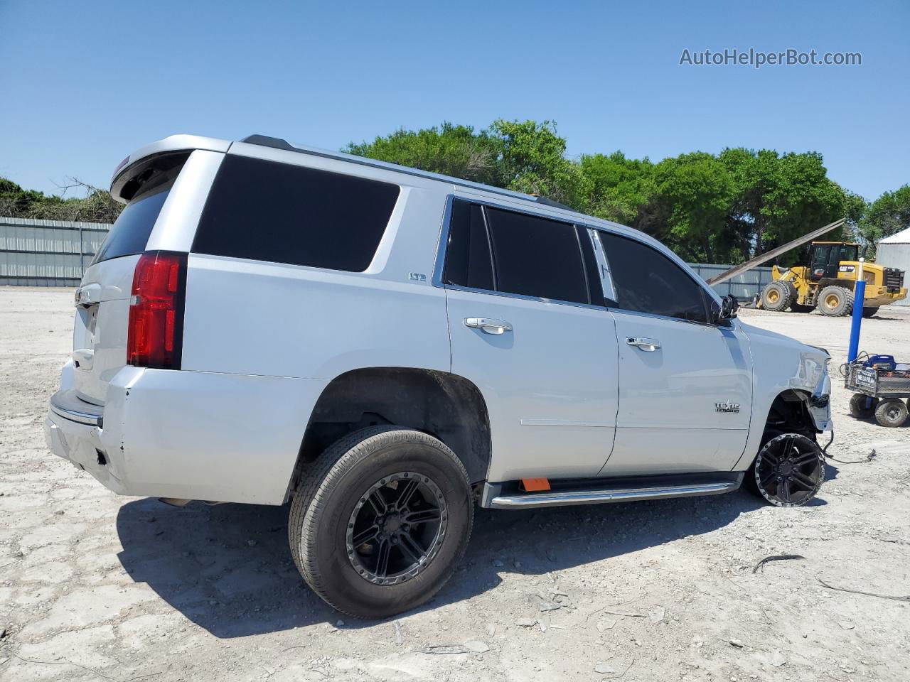 2015 Chevrolet Tahoe C1500 Ltz Серебряный vin: 1GNSCCKC1FR710979