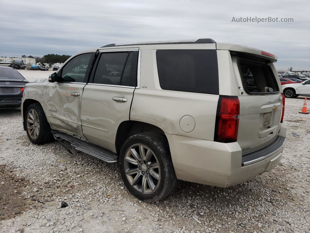 2015 Chevrolet Tahoe C1500 Ltz Tan vin: 1GNSCCKC2FR143052