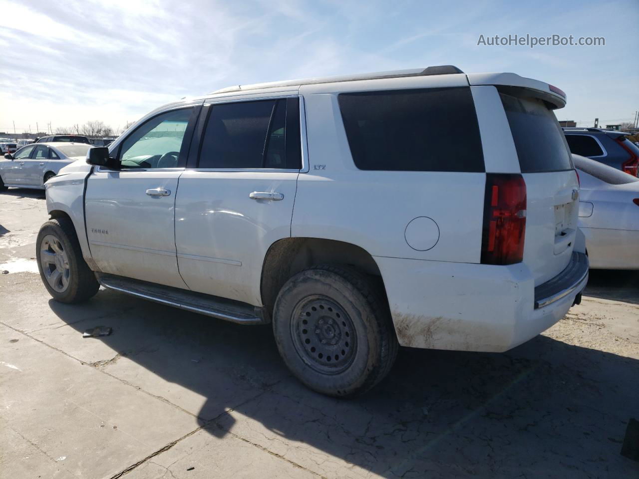 2015 Chevrolet Tahoe C1500 Ltz Белый vin: 1GNSCCKC3FR724897